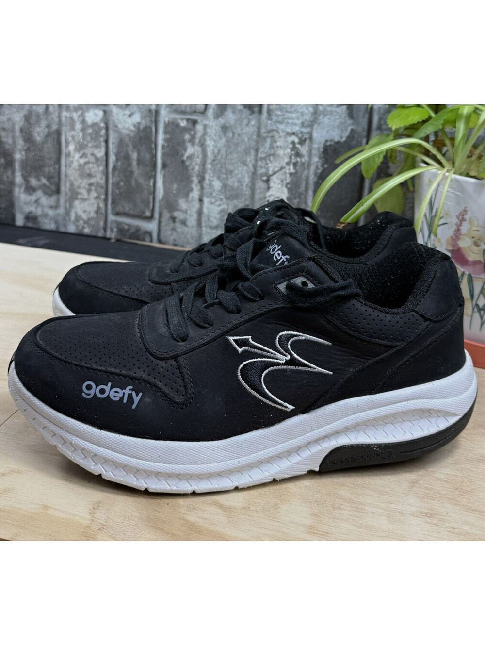 Gravity Defyer Men's Black/White Low Top Lace-Up Leather Sneaker TB9023FBL-M